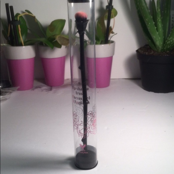 wet n wild Other - 🆕WET N WILD EYESHADOW BRUSH🆕